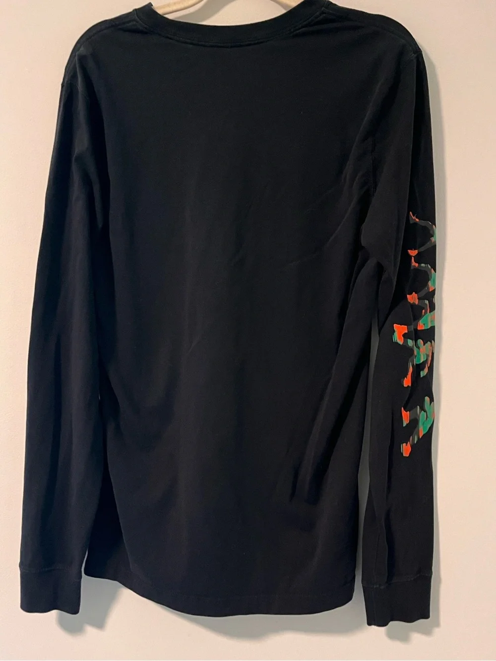 Jordan Men’s Long Sleeve Tee with Logo. 100% Cotton